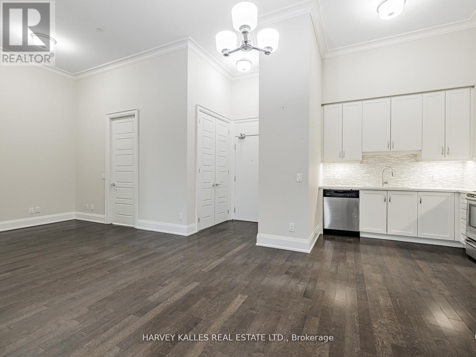 112 - 7 Bond Crescent, Richmond Hill, Ontario  L4E 1E6 - Photo 10 - N12886118