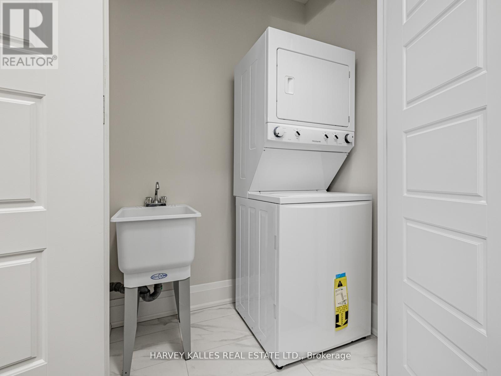 112 - 7 Bond Crescent, Richmond Hill, Ontario  L4E 1E6 - Photo 11 - N12886118