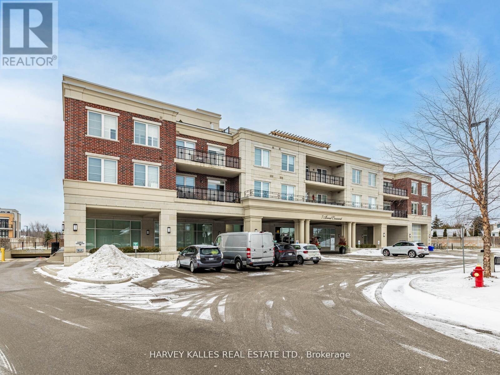 112 - 7 Bond Crescent, Richmond Hill, Ontario  L4E 1E6 - Photo 2 - N12886118