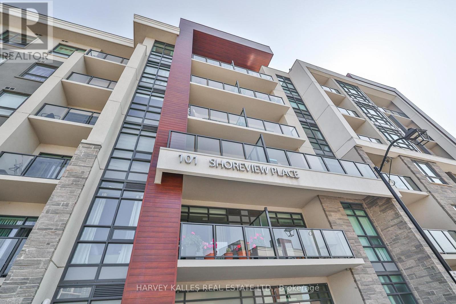 122 - 101 Shoreview Place, Hamilton, Ontario  L8E 0K2 - Photo 3 - X12886154