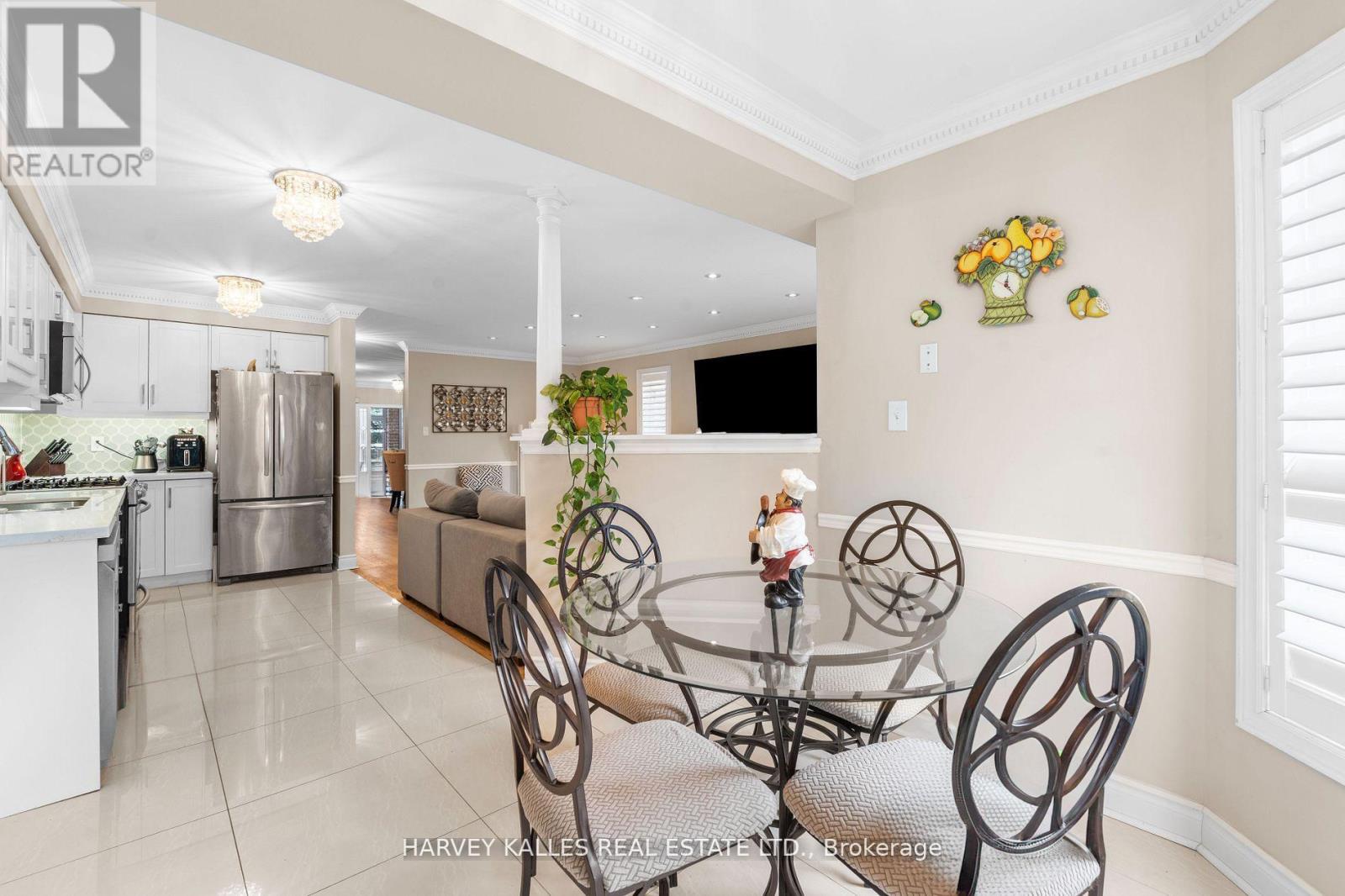 62 Kalmar Crescent, Richmond Hill, Ontario  L4E 3Z4 - Photo 21 - N12886276