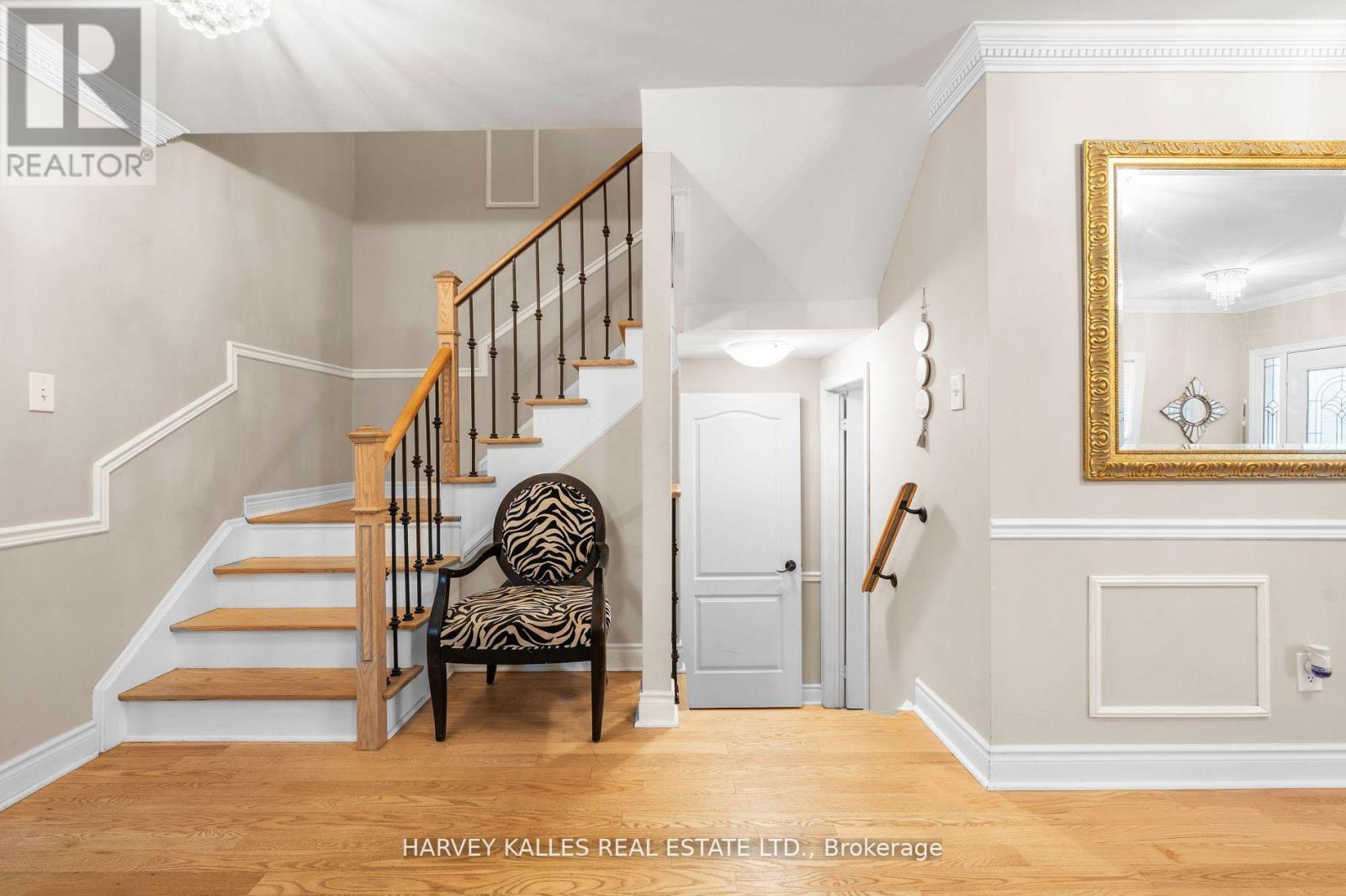 62 Kalmar Crescent, Richmond Hill, Ontario  L4E 3Z4 - Photo 3 - N12886276