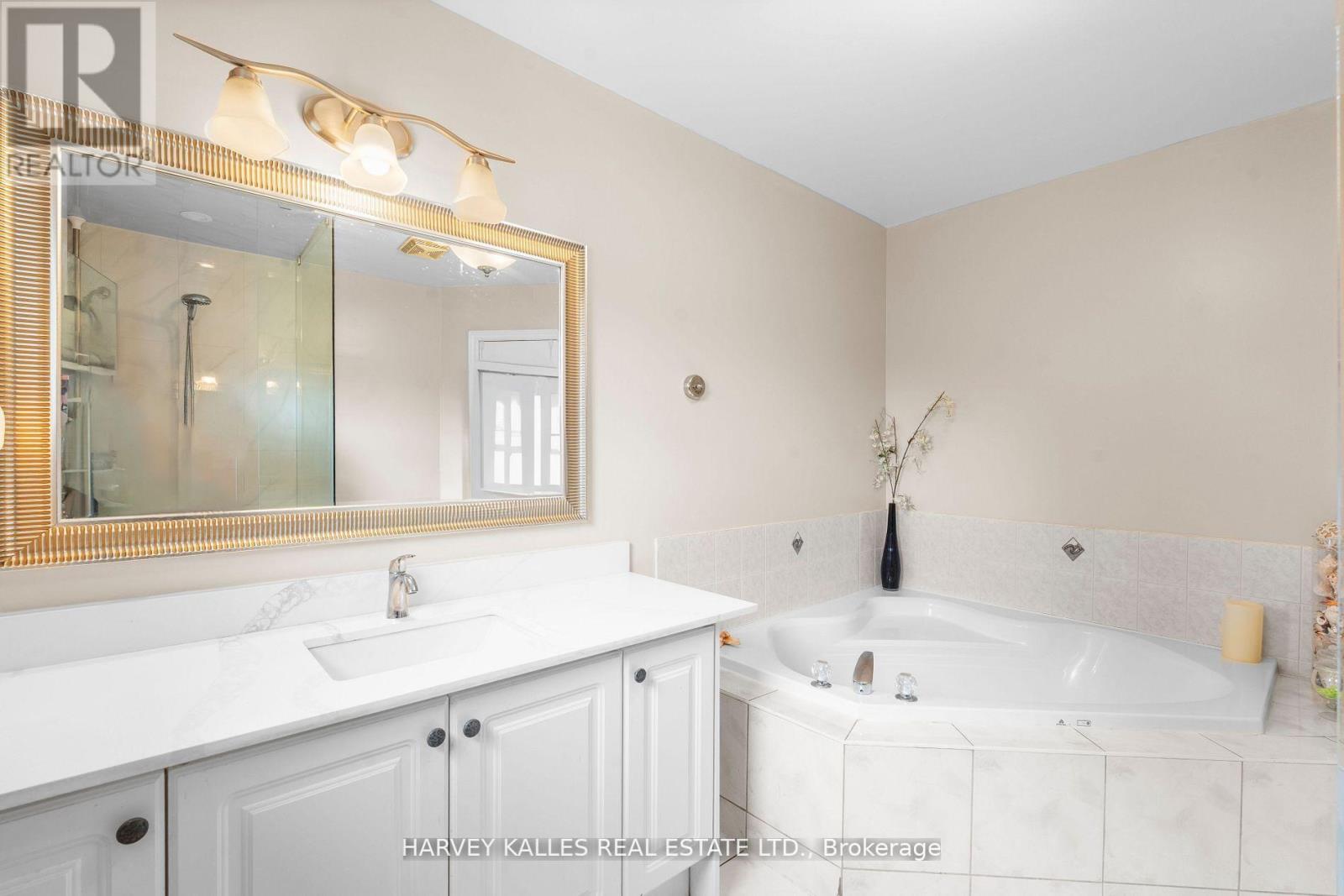 62 Kalmar Crescent, Richmond Hill, Ontario  L4E 3Z4 - Photo 32 - N12886276