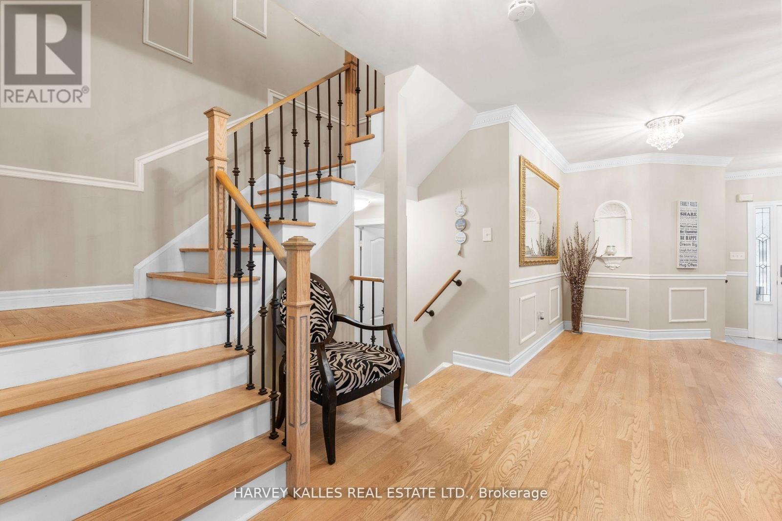 62 Kalmar Crescent, Richmond Hill, Ontario  L4E 3Z4 - Photo 4 - N12886276