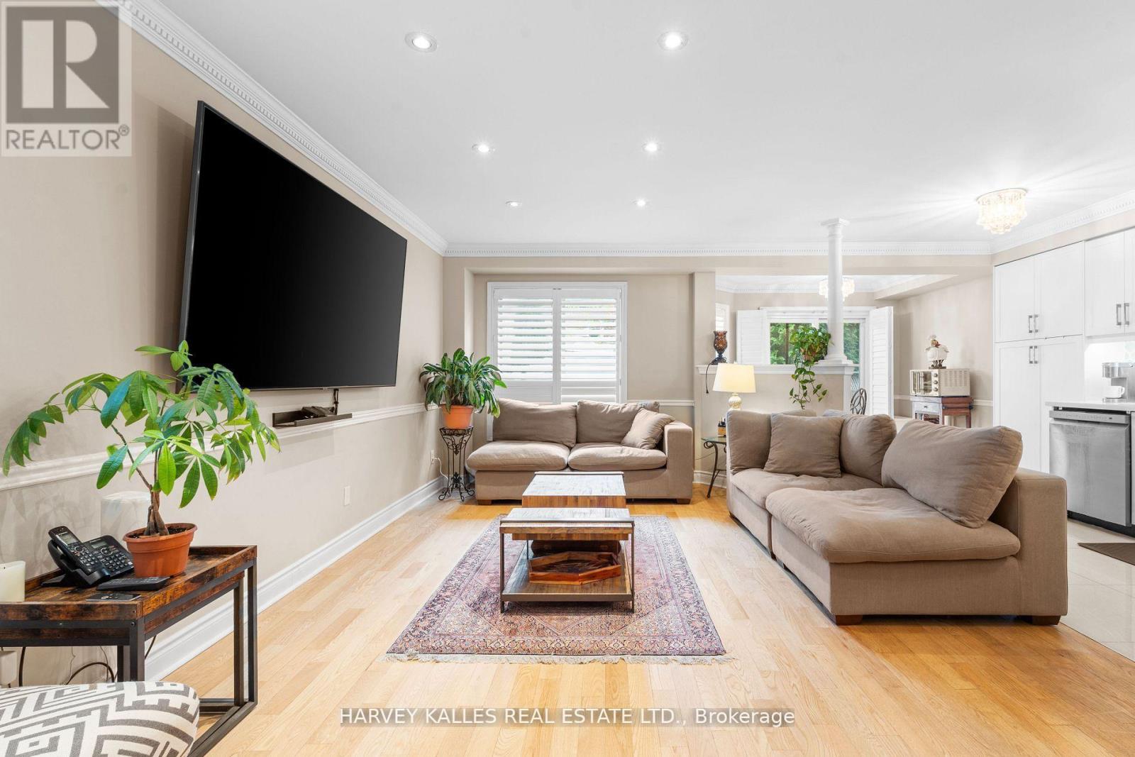 62 Kalmar Crescent, Richmond Hill, Ontario  L4E 3Z4 - Photo 6 - N12886276