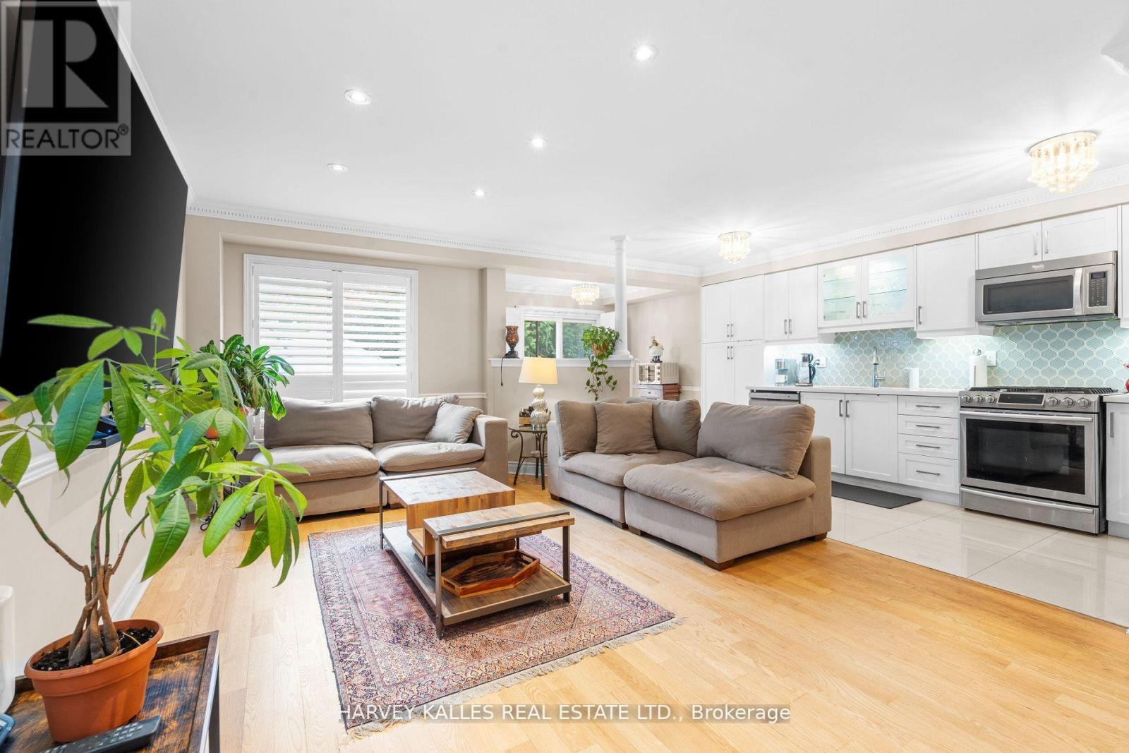 62 Kalmar Crescent, Richmond Hill, Ontario  L4E 3Z4 - Photo 7 - N12886276