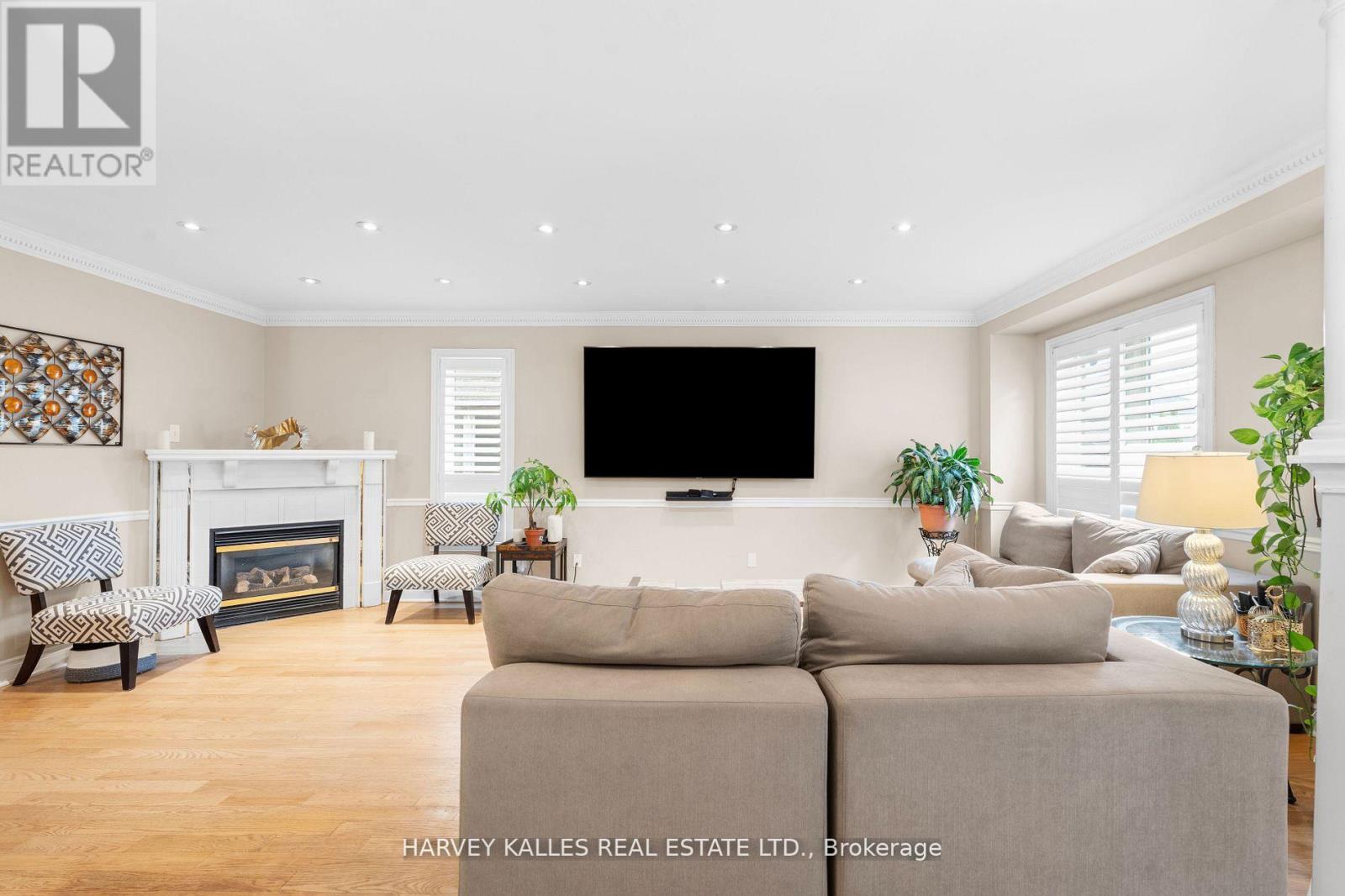 62 Kalmar Crescent, Richmond Hill, Ontario  L4E 3Z4 - Photo 8 - N12886276