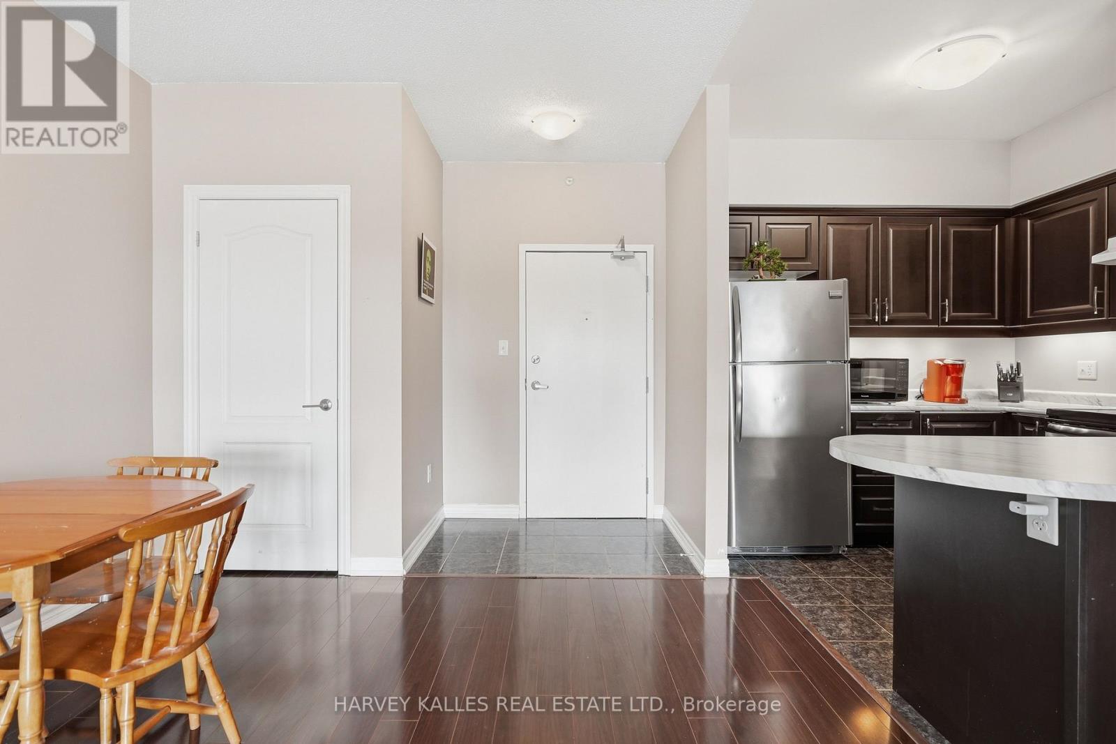 303 - 45 Ferndale Drive, Barrie, Ontario  L4N 5W7 - Photo 4 - S12886634