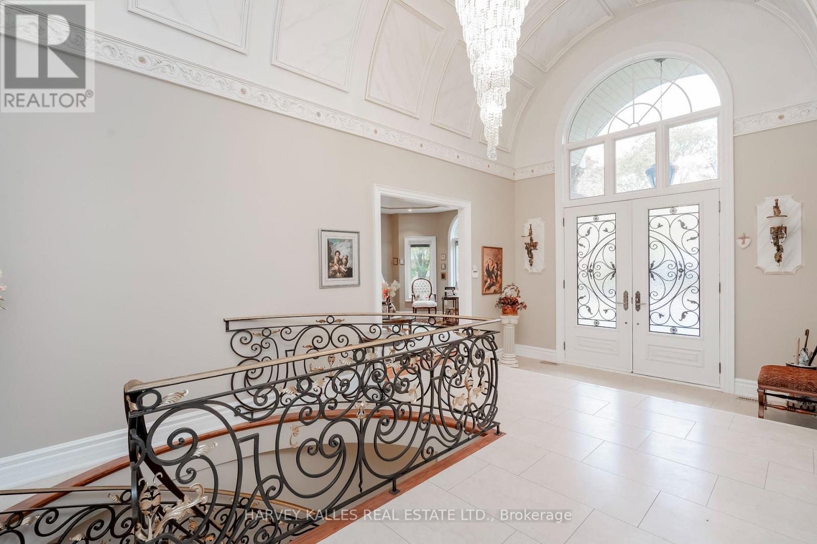 2370 Hammond Road, Mississauga, Ontario  L5K 1T2 - Photo 4 - W12888014