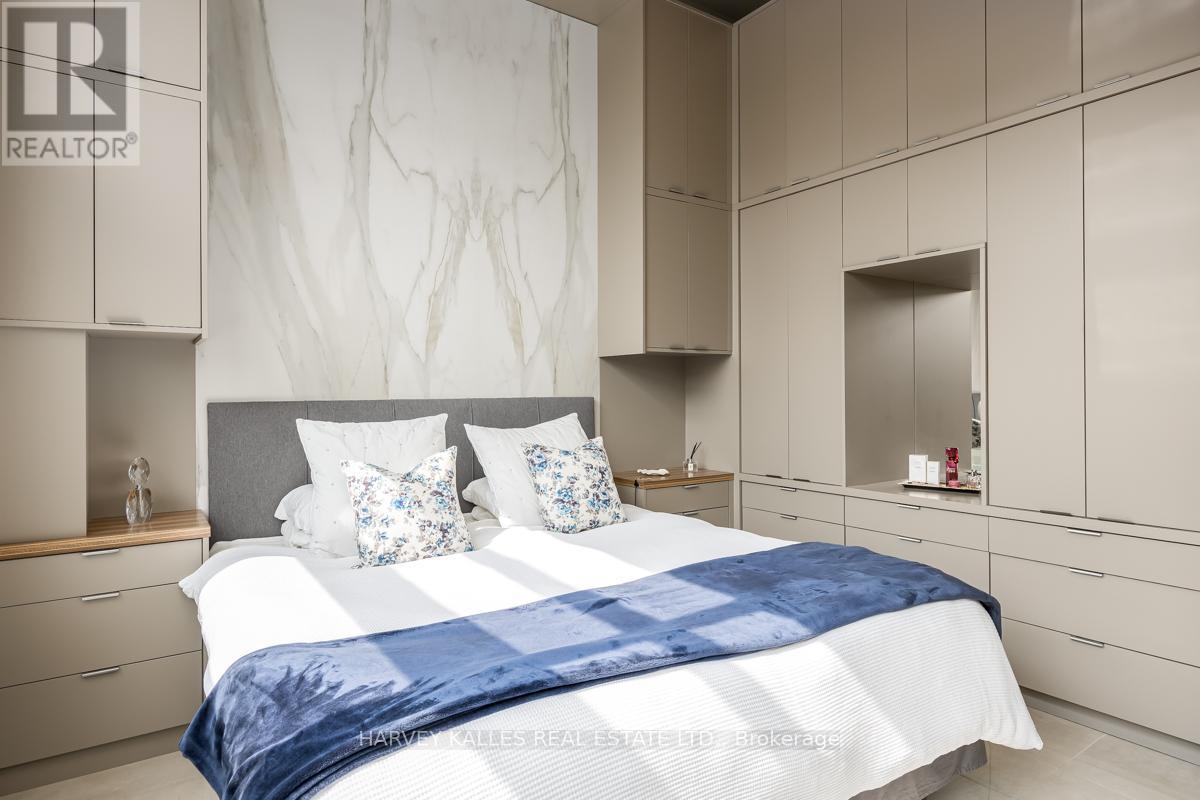 130 - 1001 Roselawn Avenue, Toronto, Ontario  M6B 4M4 - Photo 7 - W12888142