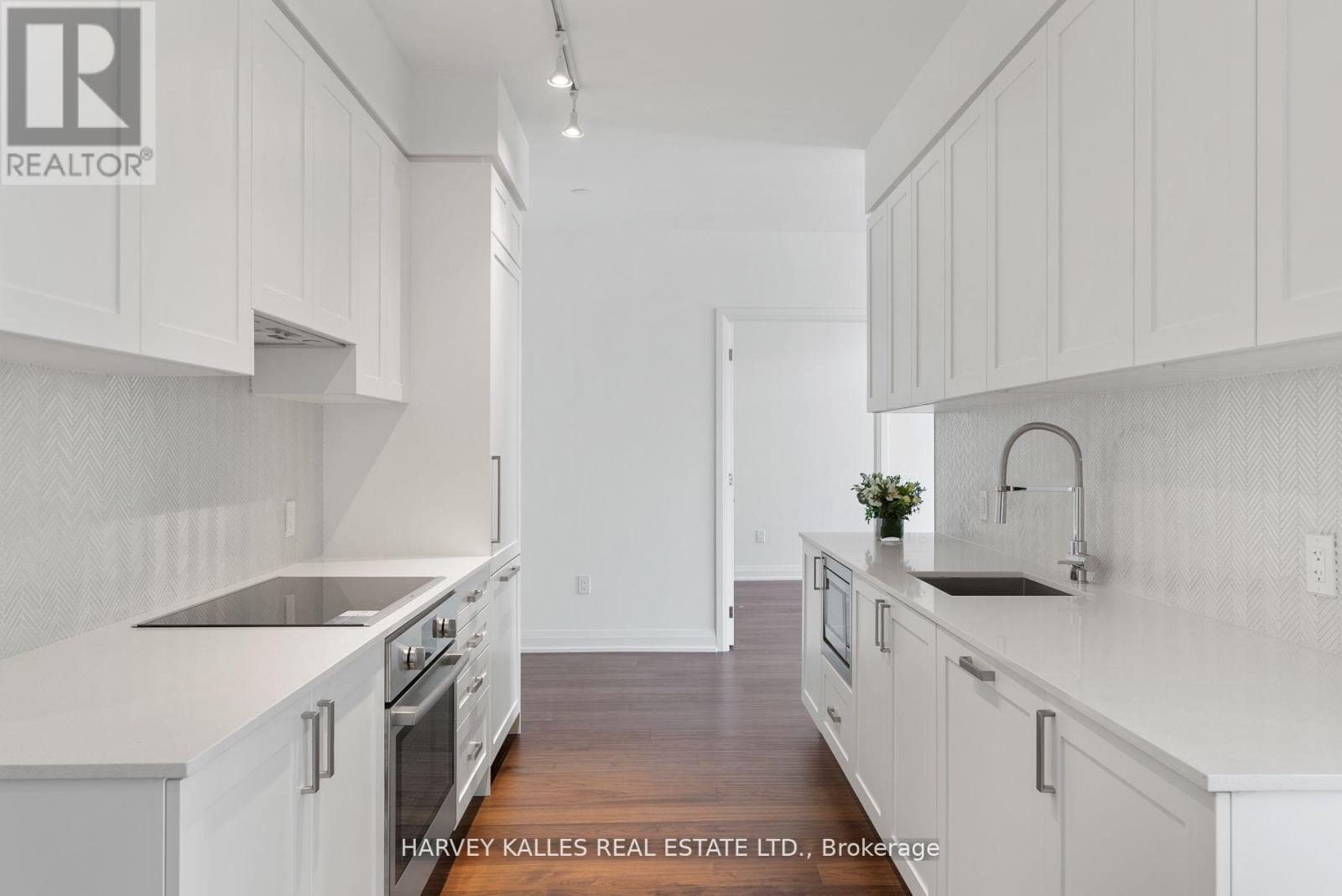 620 - 293 The Kingsway, Toronto, Ontario  M9A 3A9 - Photo 37 - W12889422