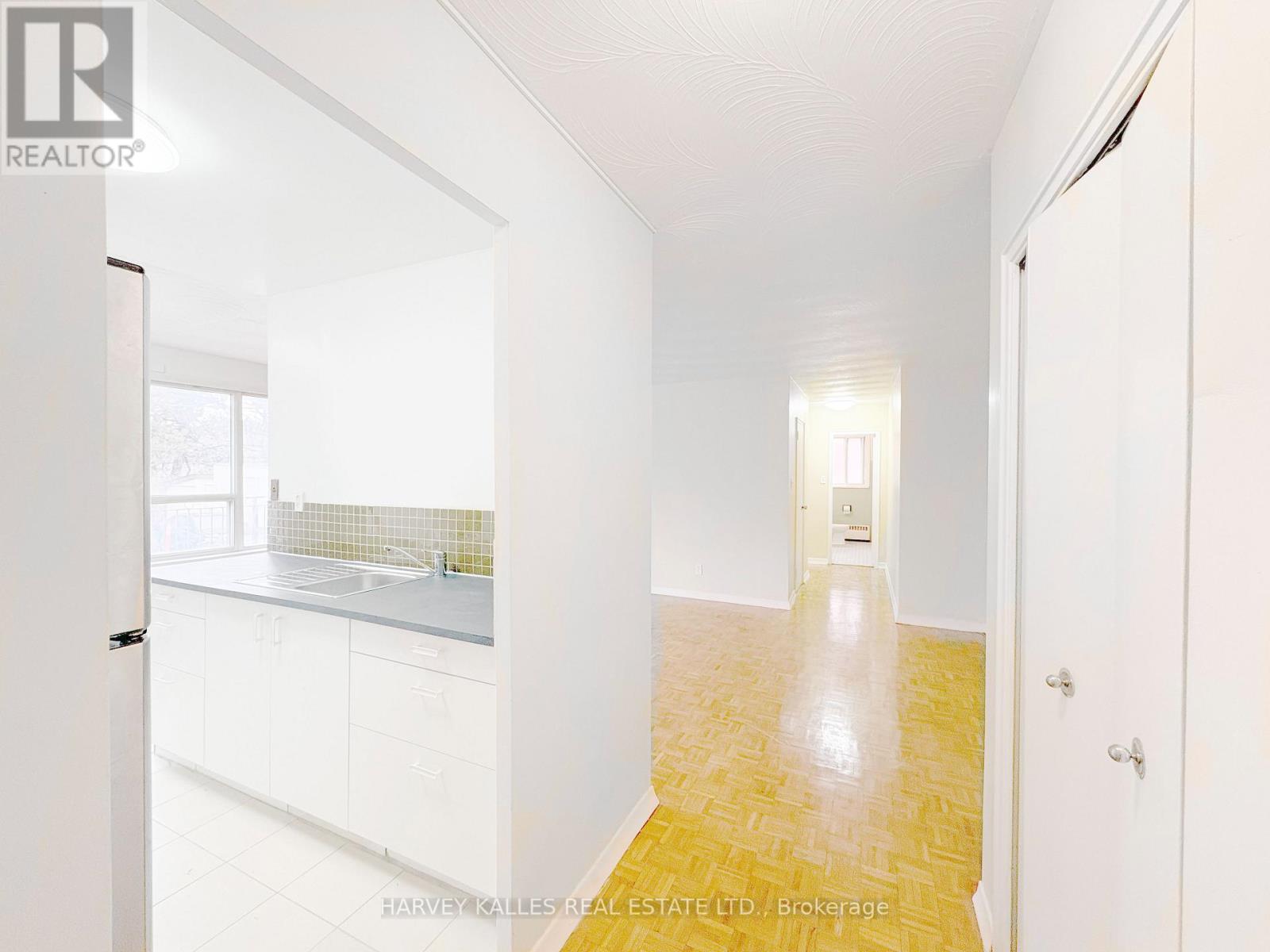 8 - 90 Blackfriar Avenue, Toronto, Ontario  M9R 3S9 - Photo 16 - W12889432