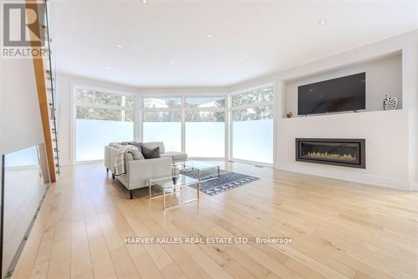 3279 Lakeshore Road, Burlington, Ontario  L7N 1A7 - Photo 10 - W12890228