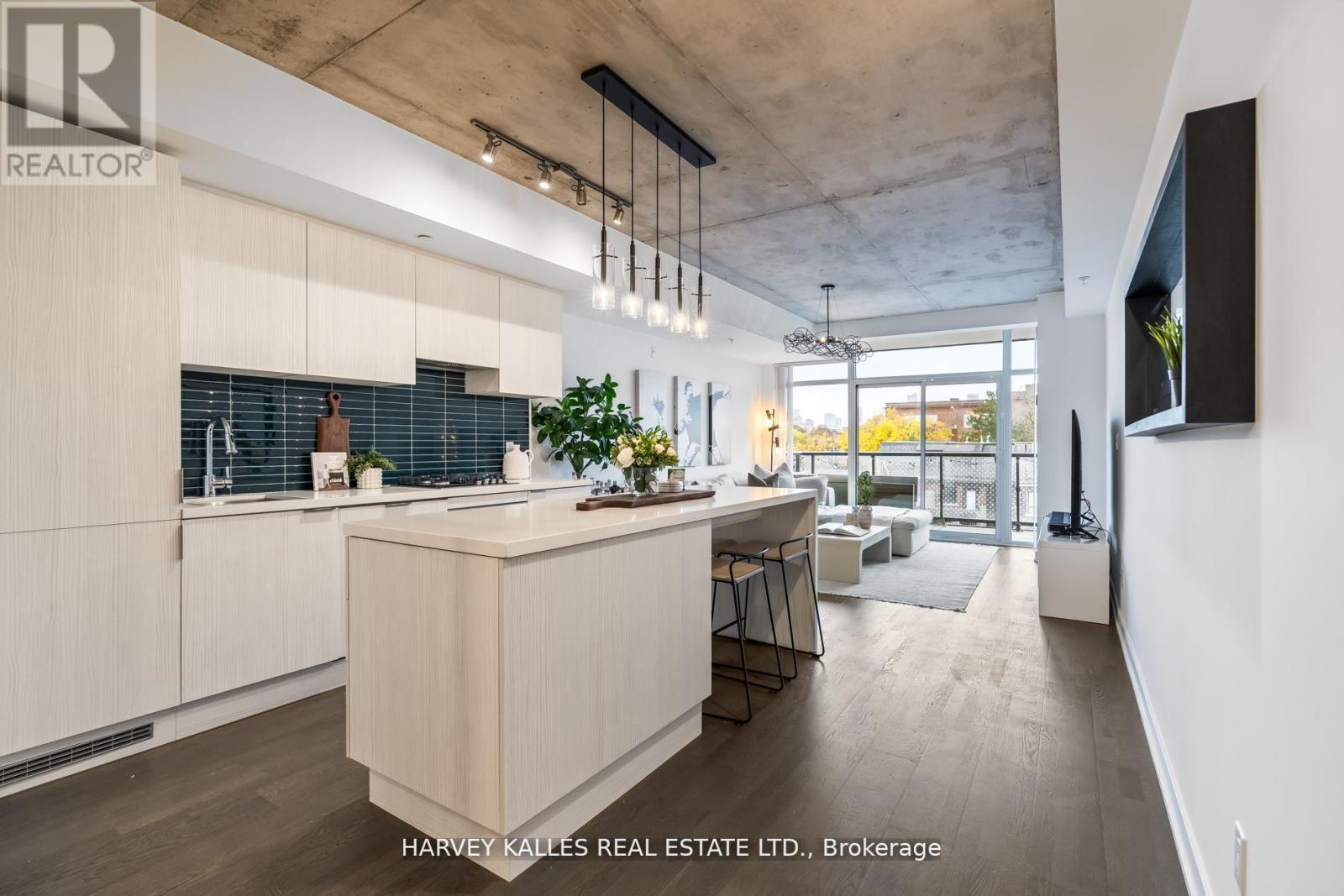 318 - 109 OSSINGTON AVENUE, Toronto, Ontario