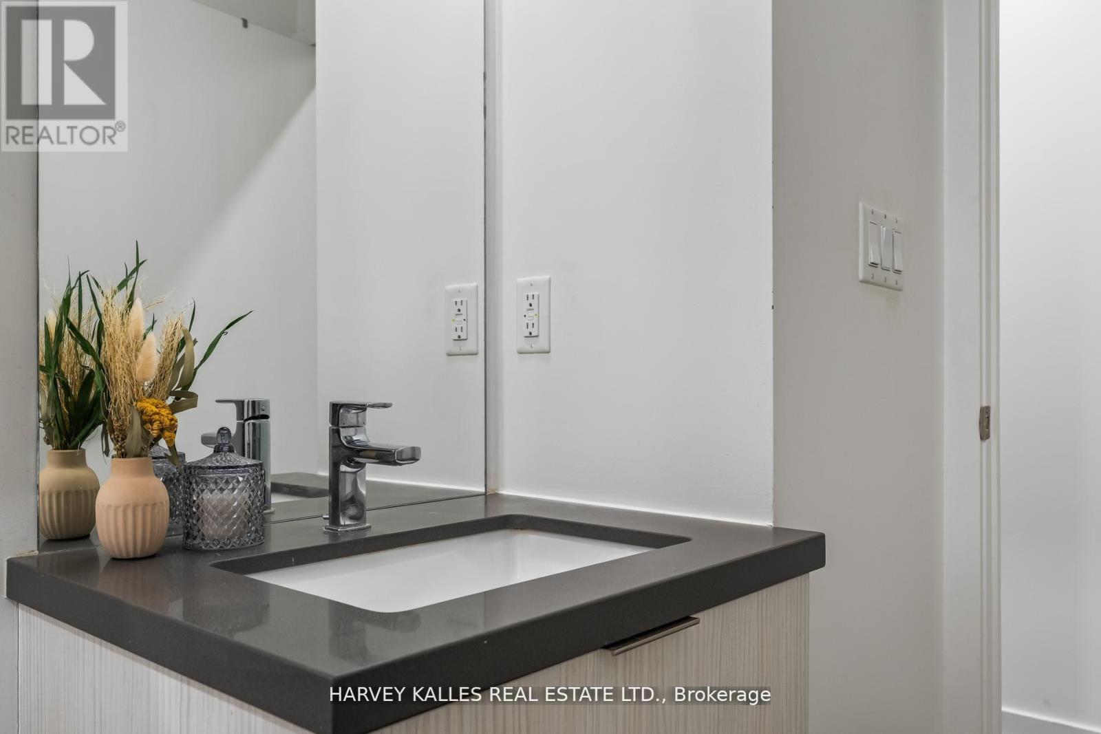 318 - 109 Ossington Avenue, Toronto, Ontario  M6J 0G1 - Photo 21 - C12893332