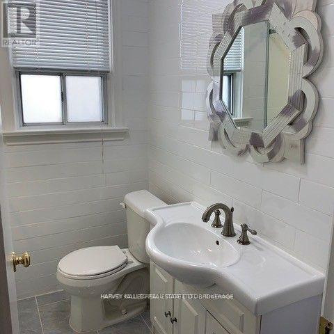 Main - 72 Mcgillivray Avenue, Toronto, Ontario  M5M 2Y2 - Photo 12 - C12894936