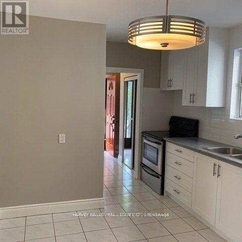 Main - 72 Mcgillivray Avenue, Toronto, Ontario  M5M 2Y2 - Photo 4 - C12894936