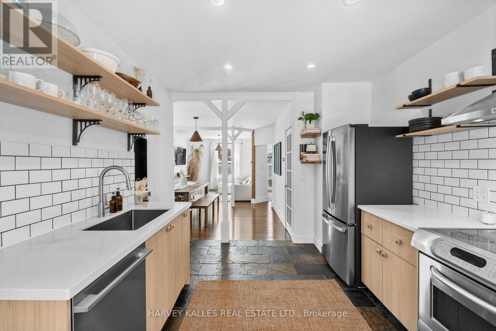 14 MANITOBA STREET, Toronto, Ontario