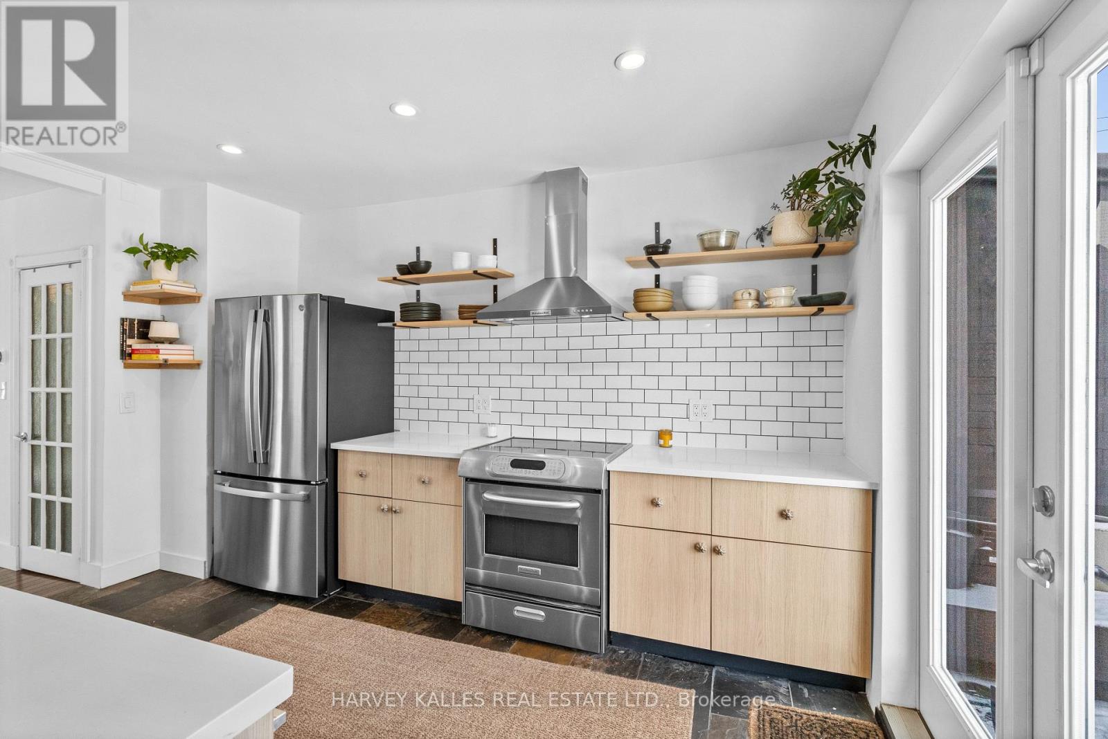 14 Manitoba Street, Toronto, Ontario  M8Y 1C7 - Photo 17 - W12894826