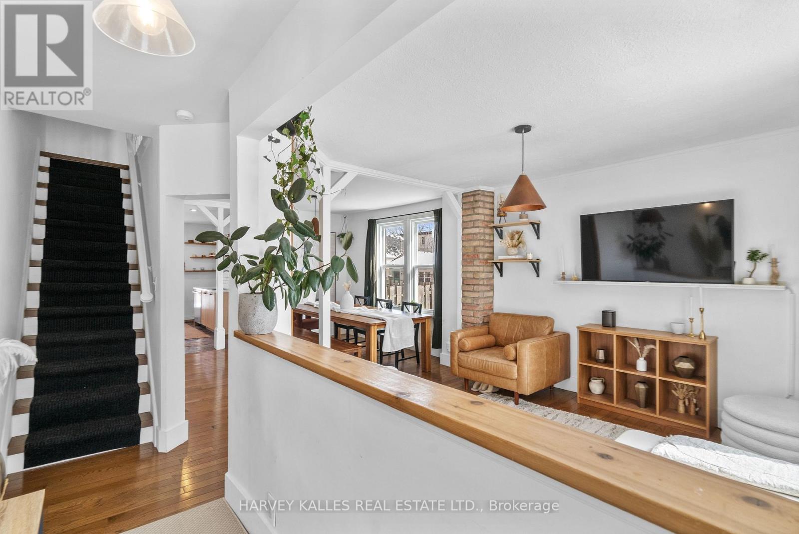 14 Manitoba Street, Toronto, Ontario  M8Y 1C7 - Photo 6 - W12894826