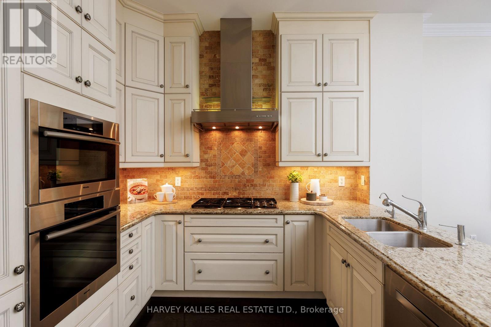 304 - 51 York Mills Road, Toronto, Ontario  M2P 1B6 - Photo 14 - C12897272