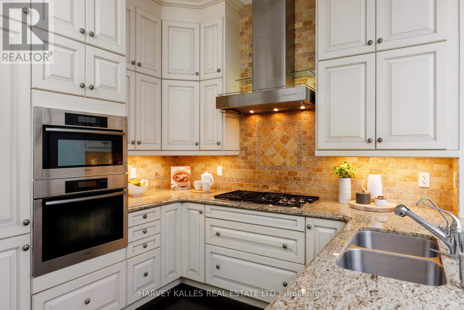 304 - 51 York Mills Road, Toronto, Ontario  M2P 1B6 - Photo 15 - C12897272