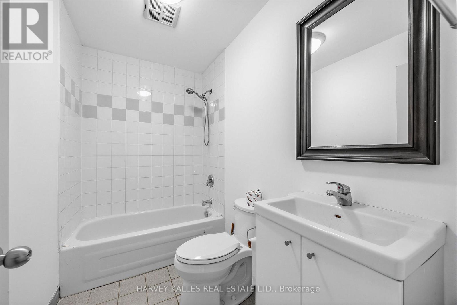 106 Queen Street E, Toronto, Ontario  M5C 1S6 - Photo 16 - C12899382