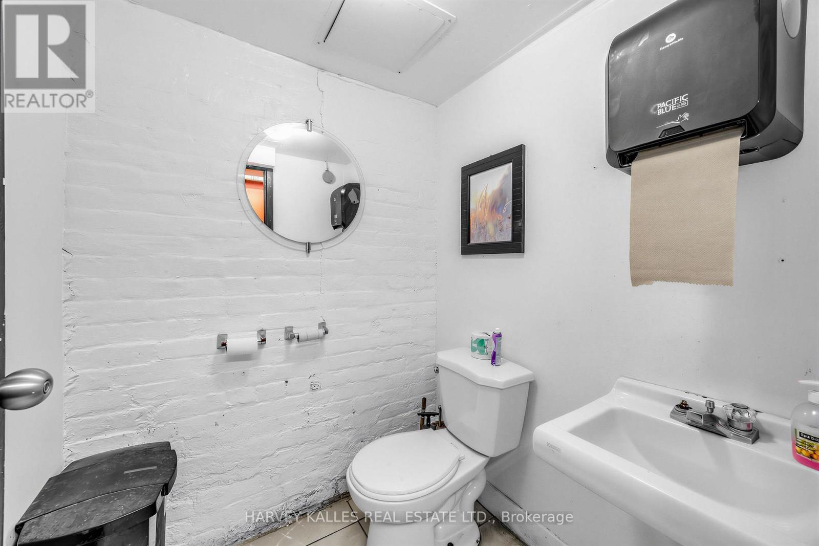 106 Queen Street E, Toronto, Ontario  M5C 1S6 - Photo 6 - C12899468