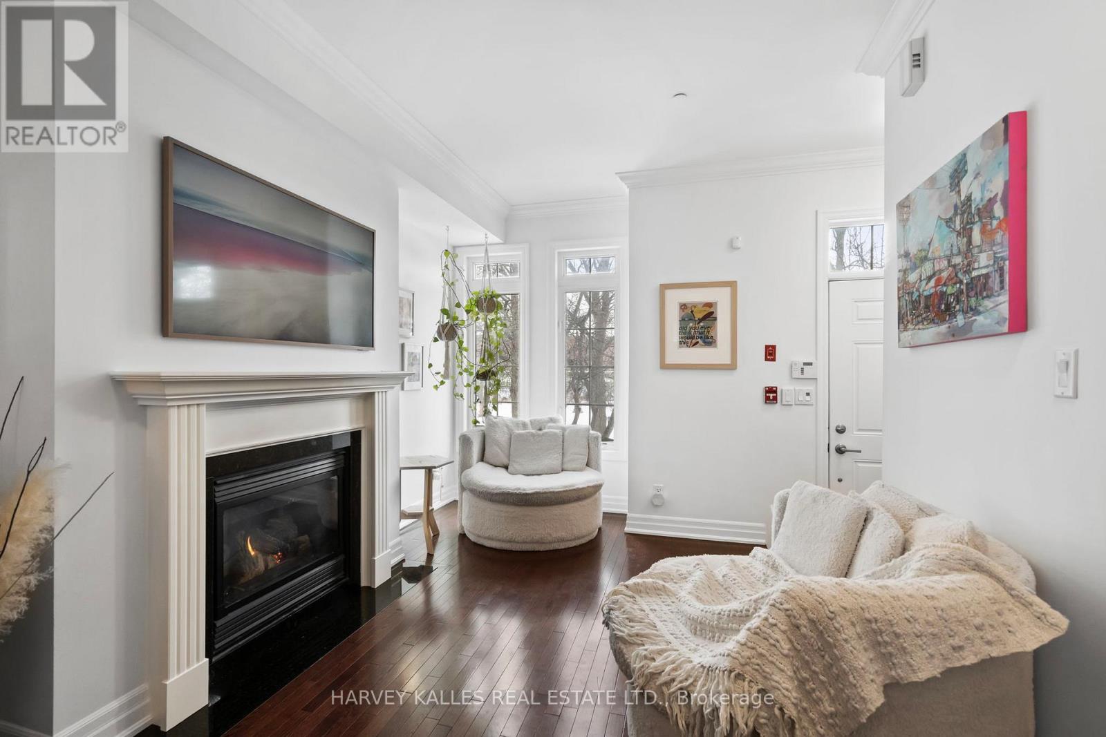 17 Peelar Mews, Toronto, Ontario  M8Y 0B1 - Photo 11 - W12900730