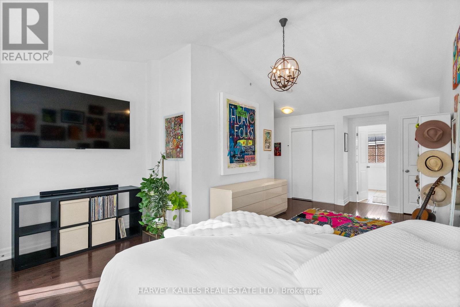 17 Peelar Mews, Toronto, Ontario  M8Y 0B1 - Photo 19 - W12900730