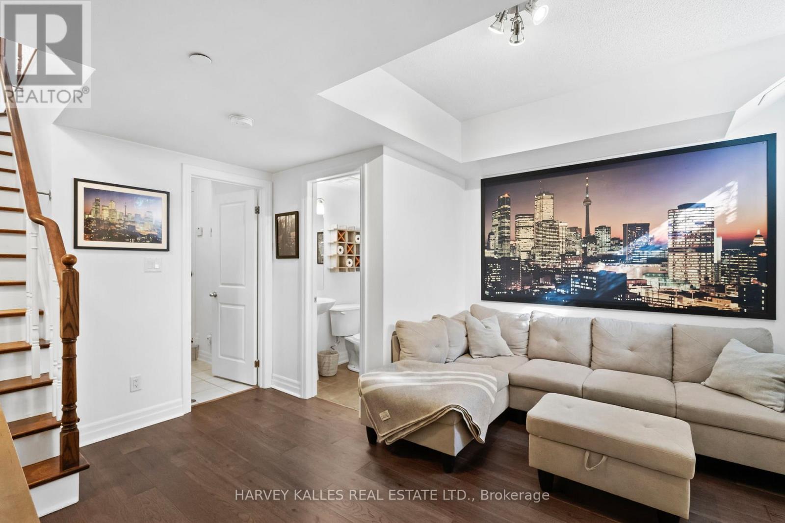 17 Peelar Mews, Toronto, Ontario  M8Y 0B1 - Photo 31 - W12900730