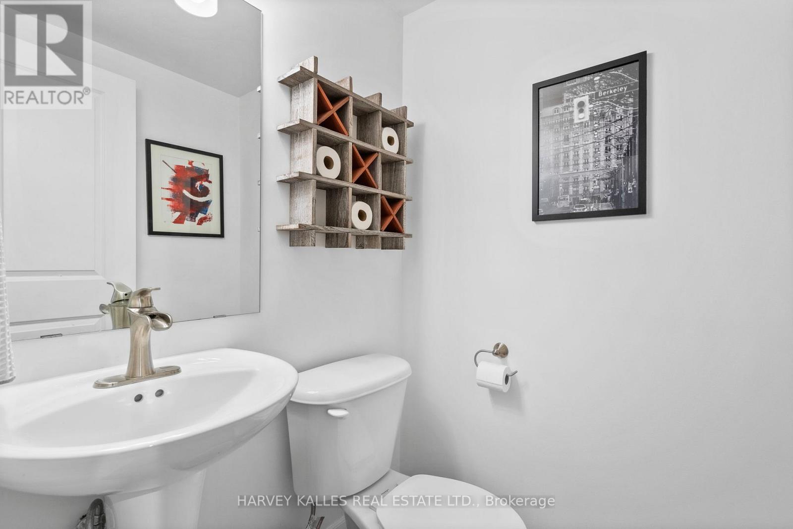 17 Peelar Mews, Toronto, Ontario  M8Y 0B1 - Photo 33 - W12900730