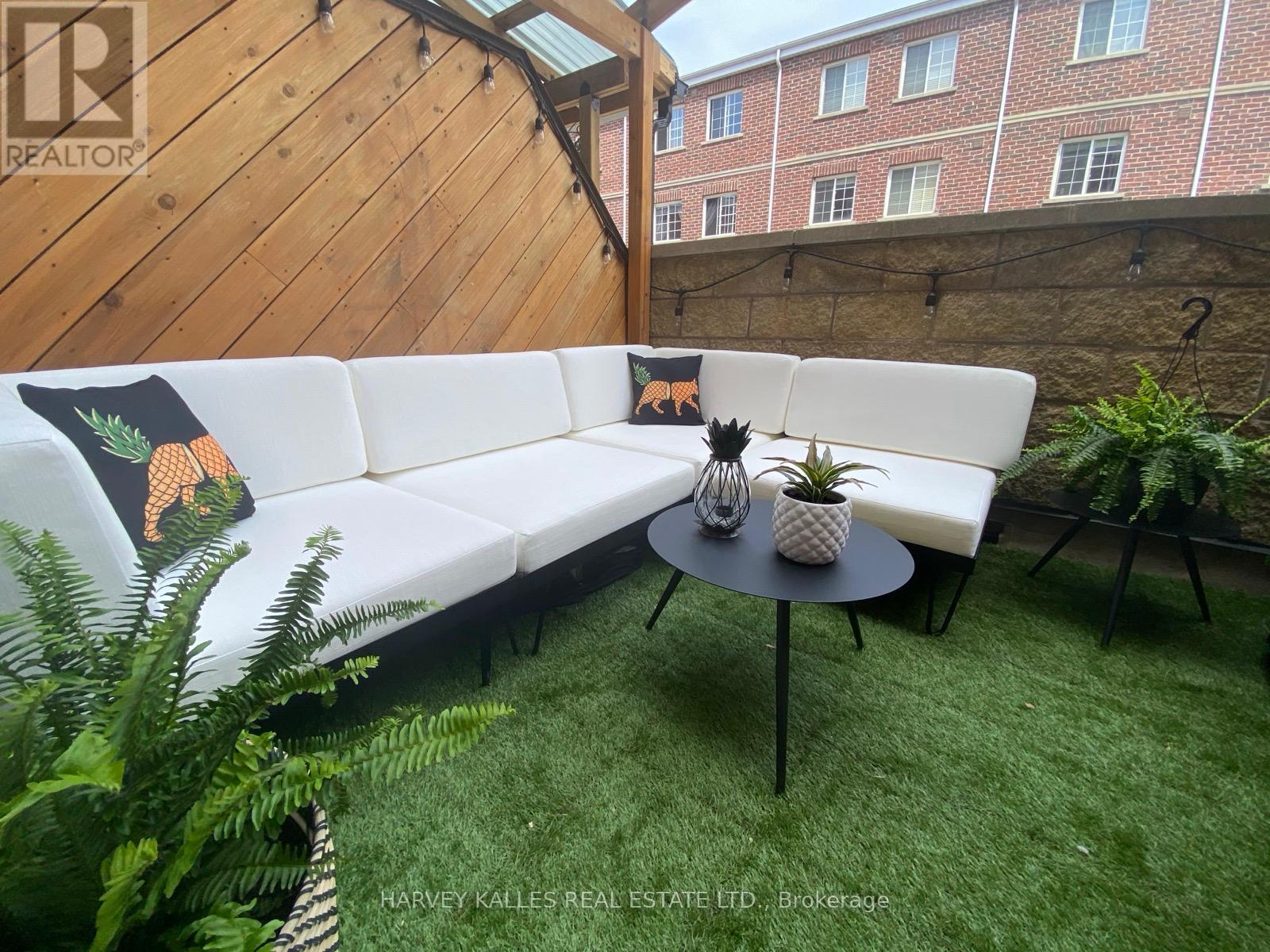 17 Peelar Mews, Toronto, Ontario  M8Y 0B1 - Photo 35 - W12900730