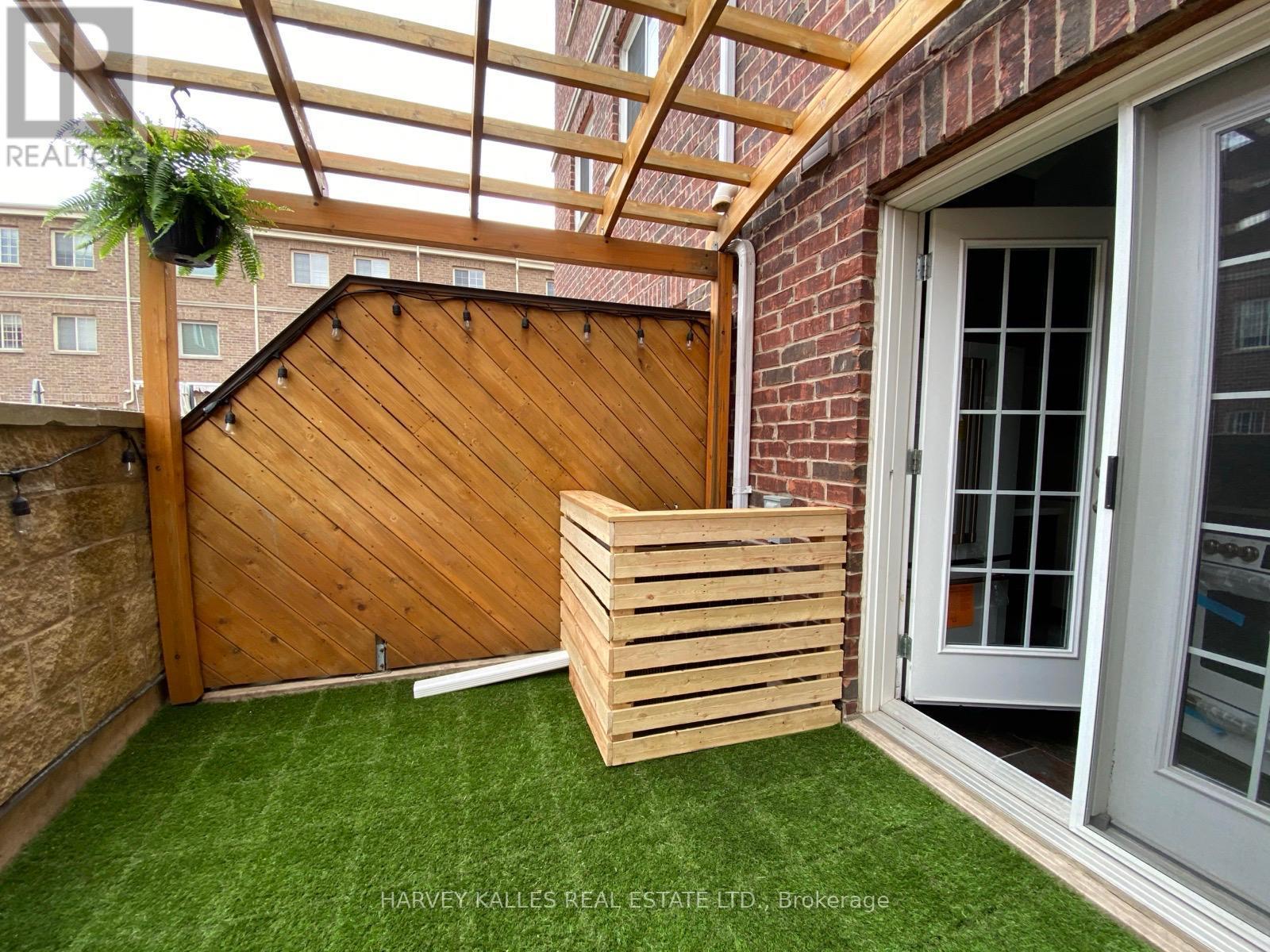 17 Peelar Mews, Toronto, Ontario  M8Y 0B1 - Photo 36 - W12900730