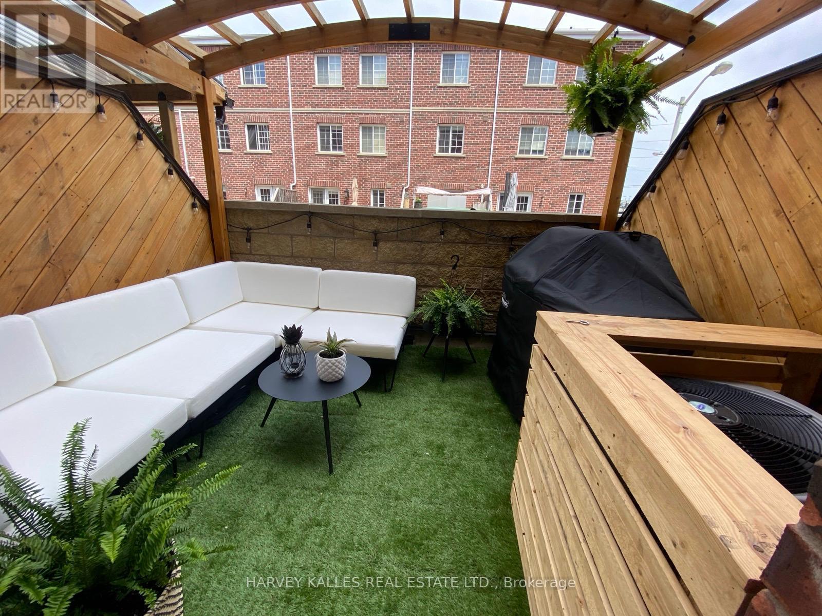 17 Peelar Mews, Toronto, Ontario  M8Y 0B1 - Photo 37 - W12900730