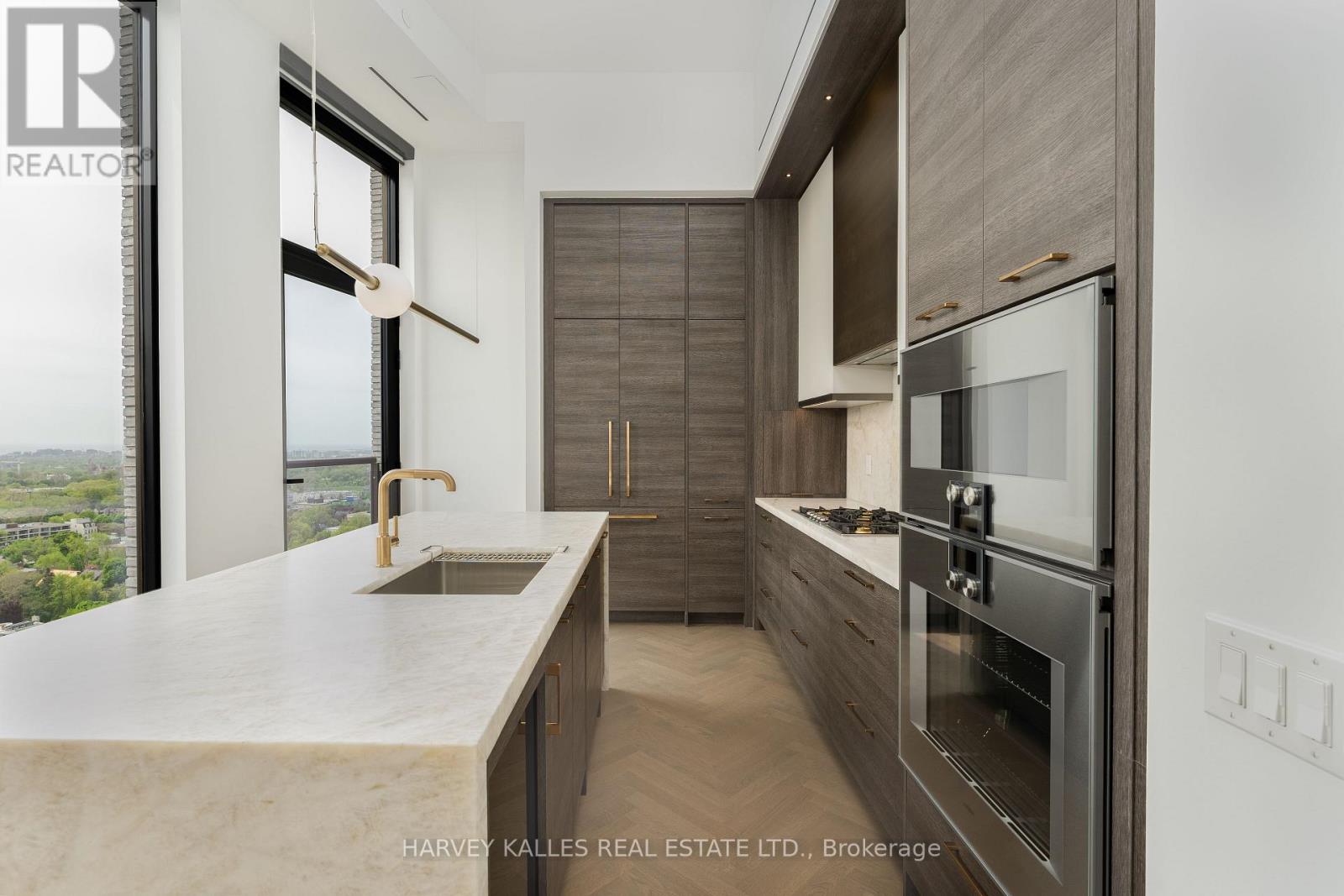 2002 - 215 Lonsdale Road, Toronto, Ontario  M4V 1W7 - Photo 7 - C12906736