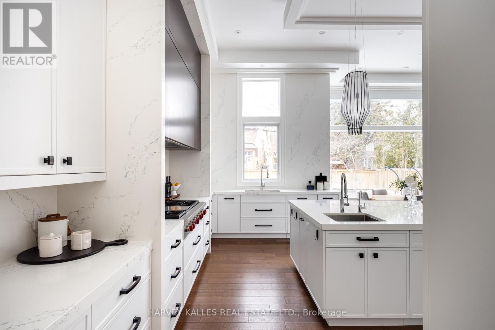 264 Cortleigh Boulevard, Toronto, Ontario  M5N 1P7 - Photo 10 - C12909036