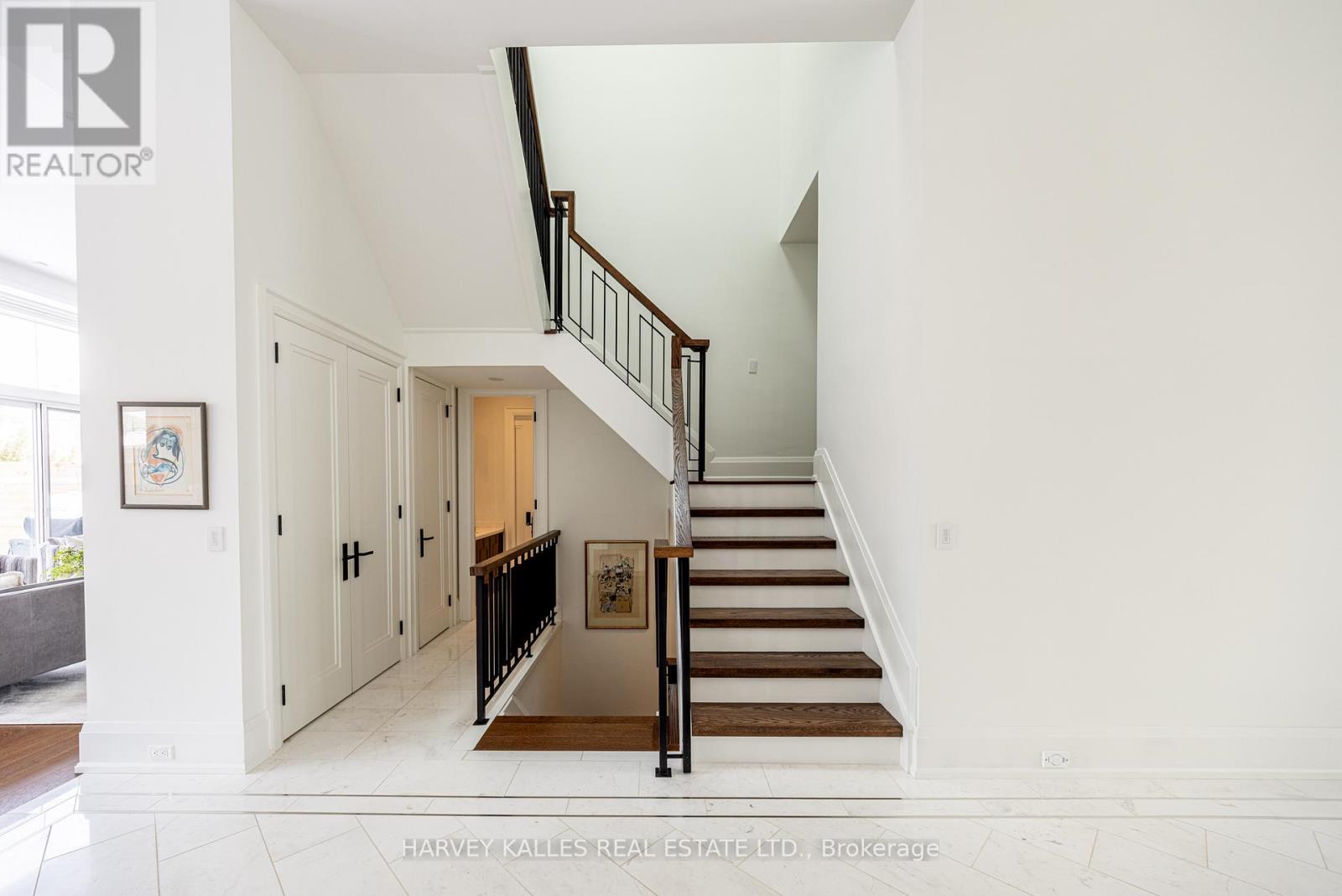 264 Cortleigh Boulevard, Toronto, Ontario  M5N 1P7 - Photo 18 - C12909036