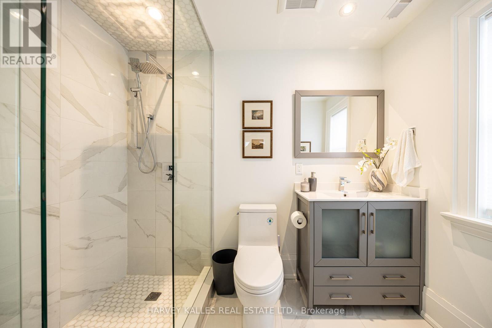 264 Cortleigh Boulevard, Toronto, Ontario  M5N 1P7 - Photo 21 - C12909036