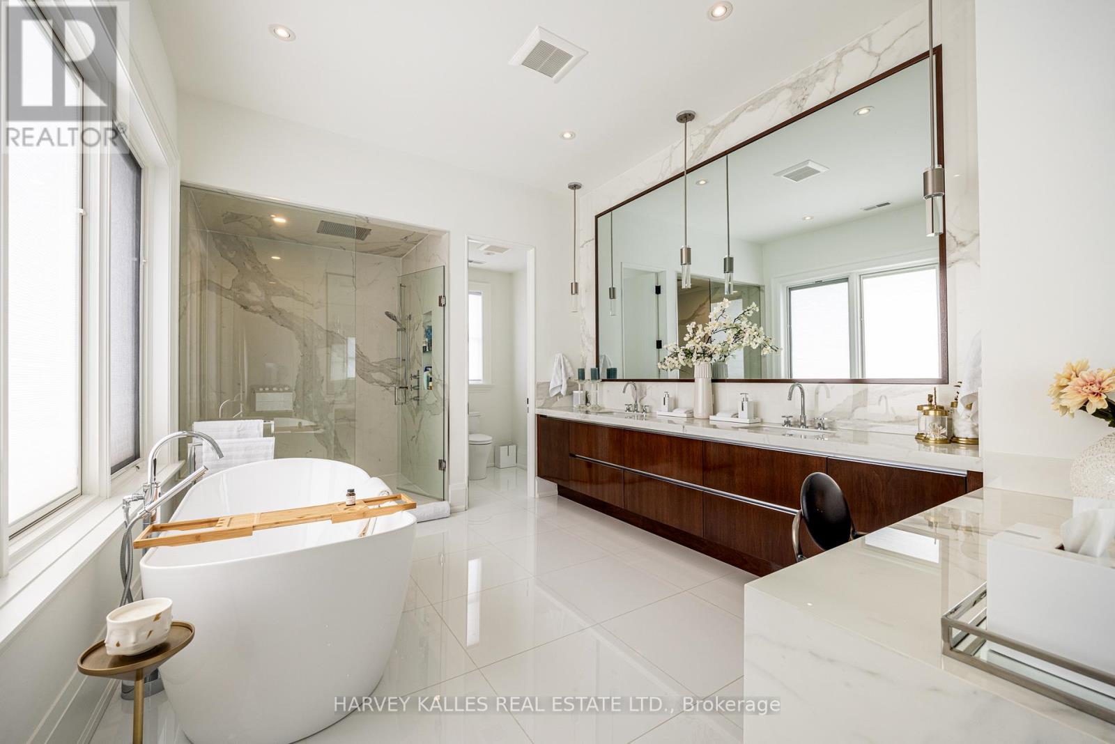 264 Cortleigh Boulevard, Toronto, Ontario  M5N 1P7 - Photo 25 - C12909036