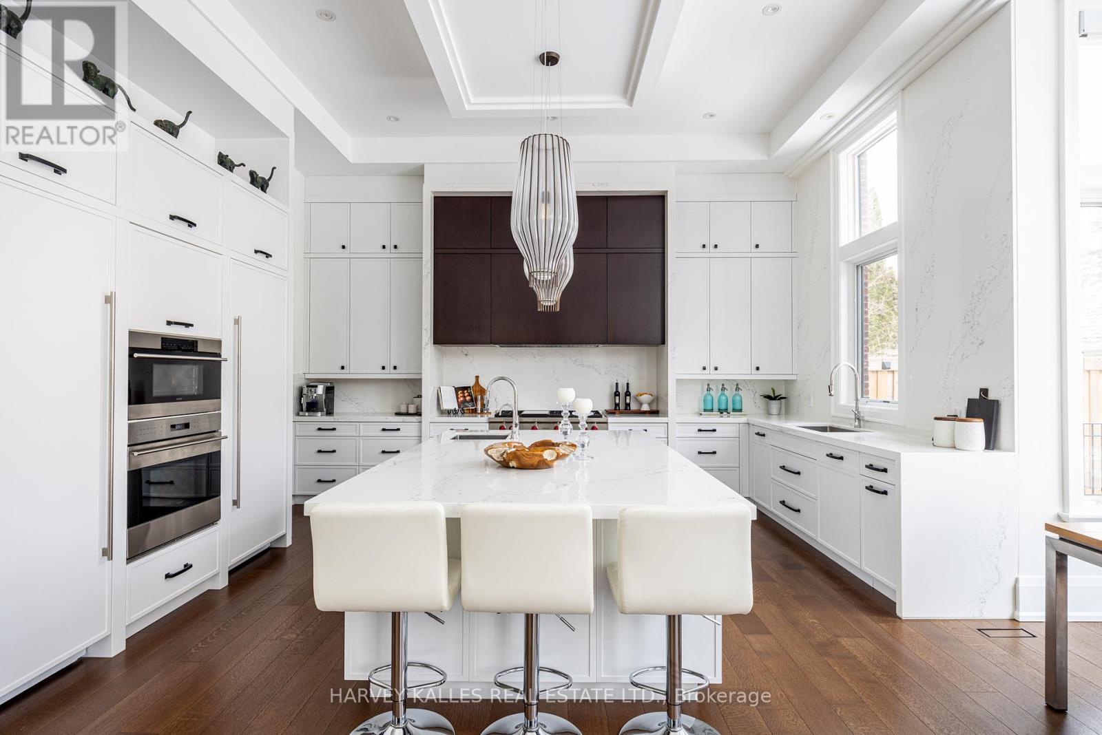 264 Cortleigh Boulevard, Toronto, Ontario  M5N 1P7 - Photo 9 - C12909036