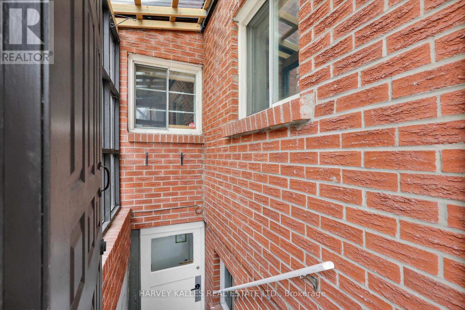 244 Markham Street, Toronto, Ontario  M6J 2G6 - Photo 31 - C12909958