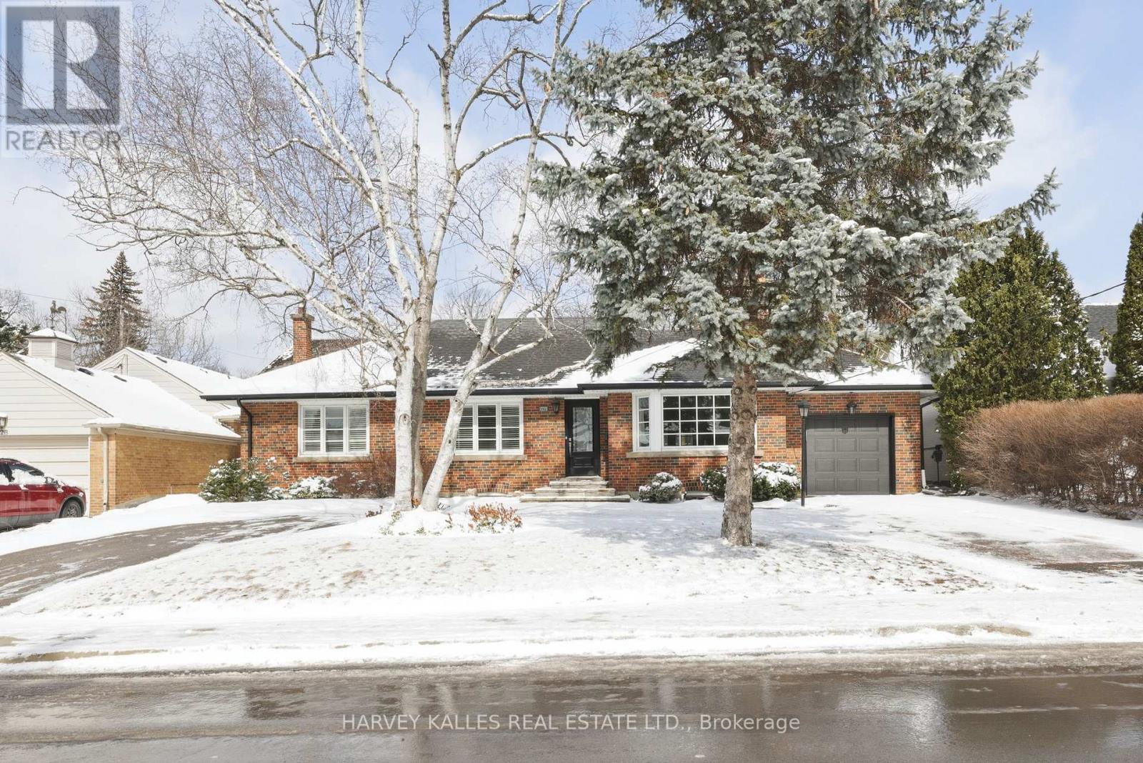 530 BLYTHWOOD ROAD, Toronto, Ontario
