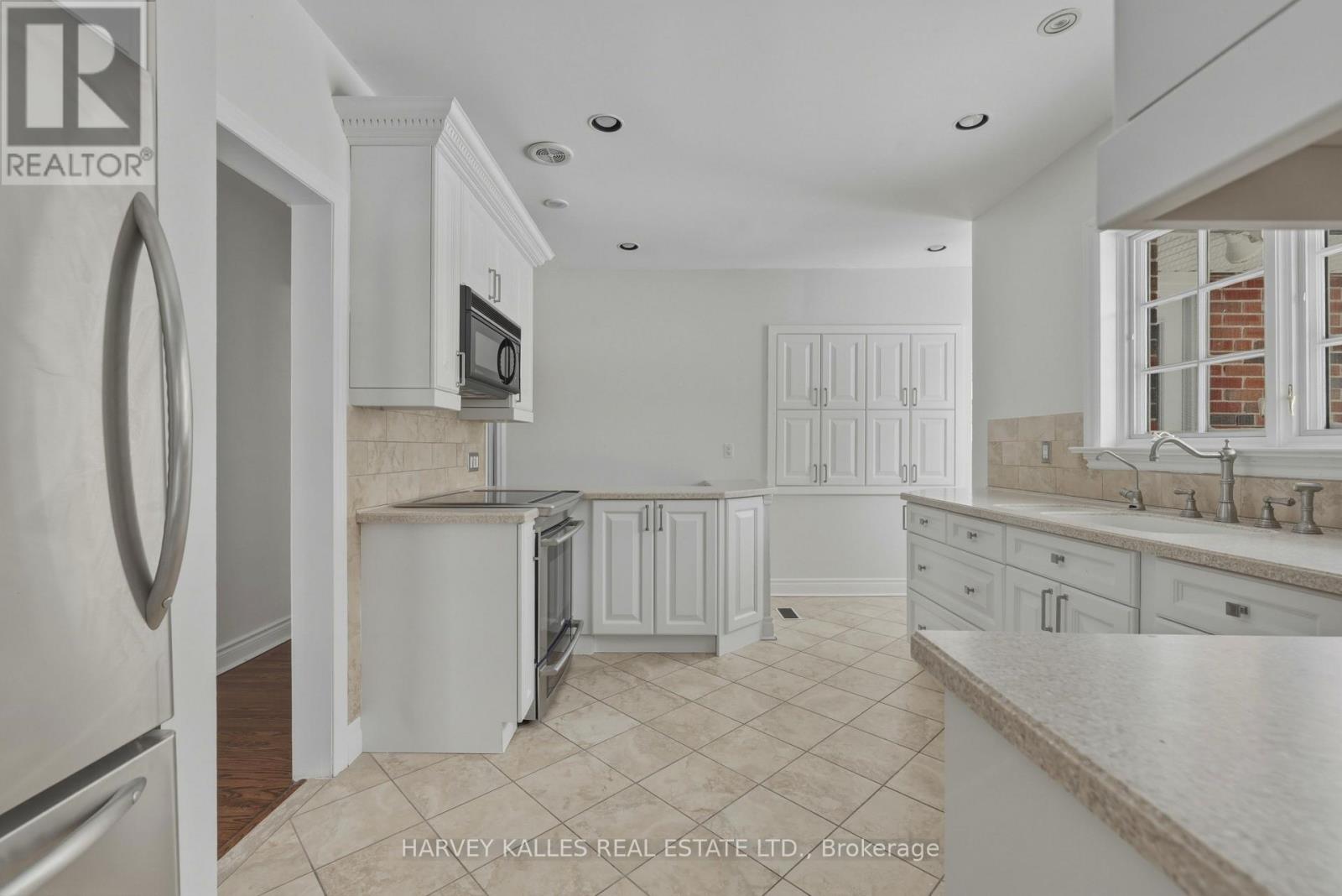 530 Blythwood Road, Toronto, Ontario  M4N 1B3 - Photo 12 - C12910180