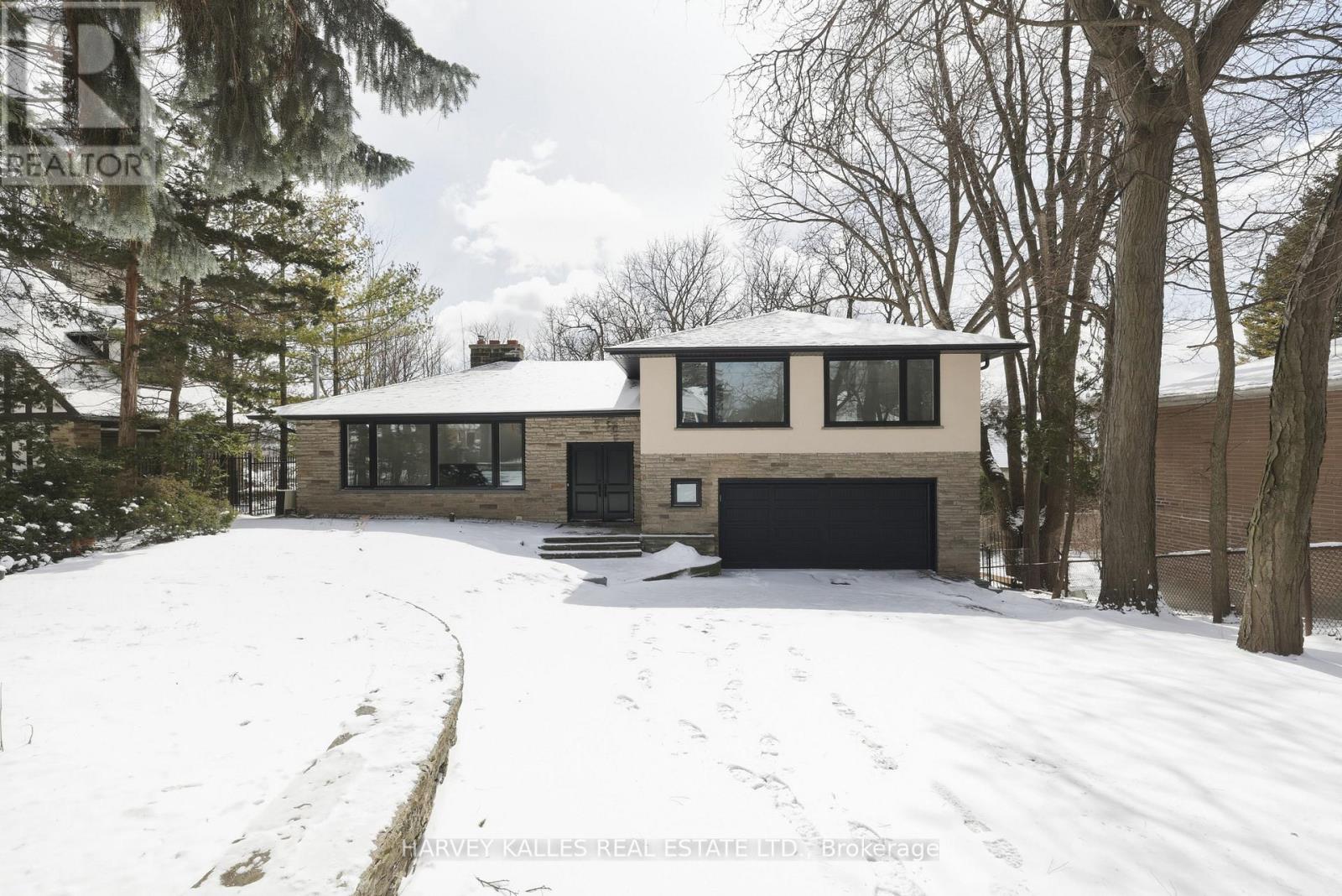 537 BLYTHWOOD ROAD, Toronto, Ontario
