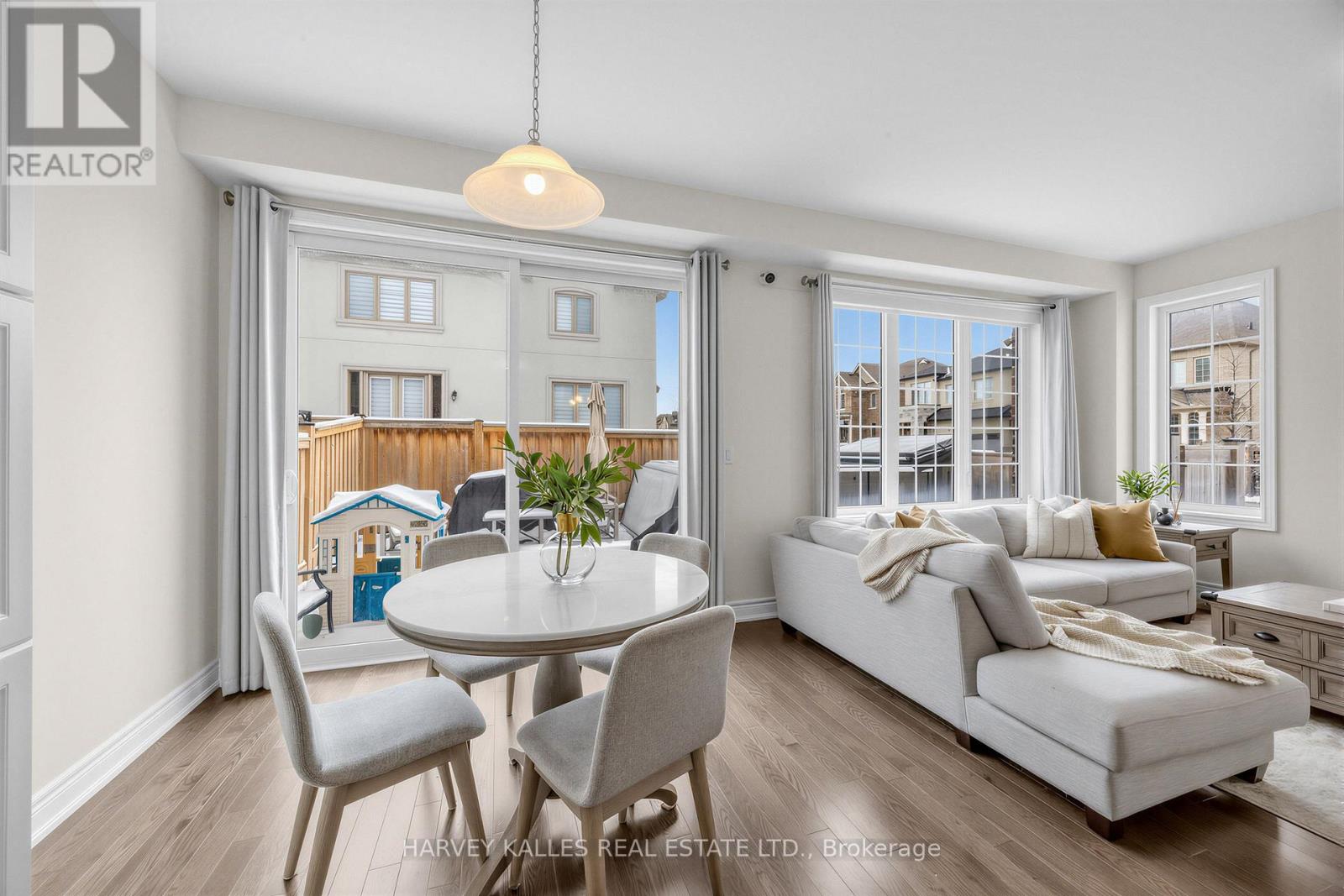 1002 Kingpeak Crescent, Pickering, Ontario  L1X 0H3 - Photo 10 - E12910342