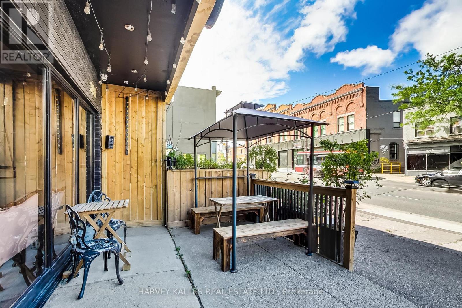 395 Keele Street, Toronto, Ontario  M6P 2K9 - Photo 2 - W12910722