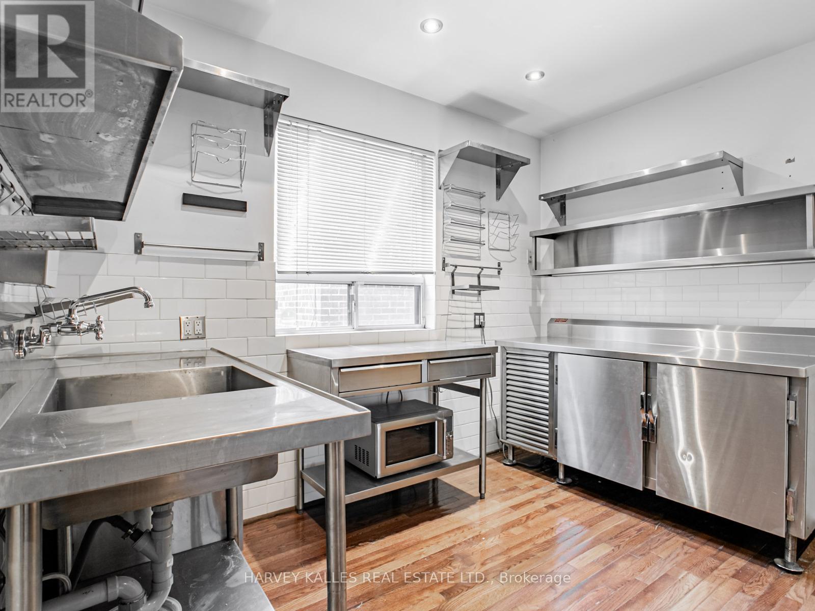 Main - 490 Montrose Avenue, Toronto, Ontario  M6G 3H1 - Photo 12 - C12913798