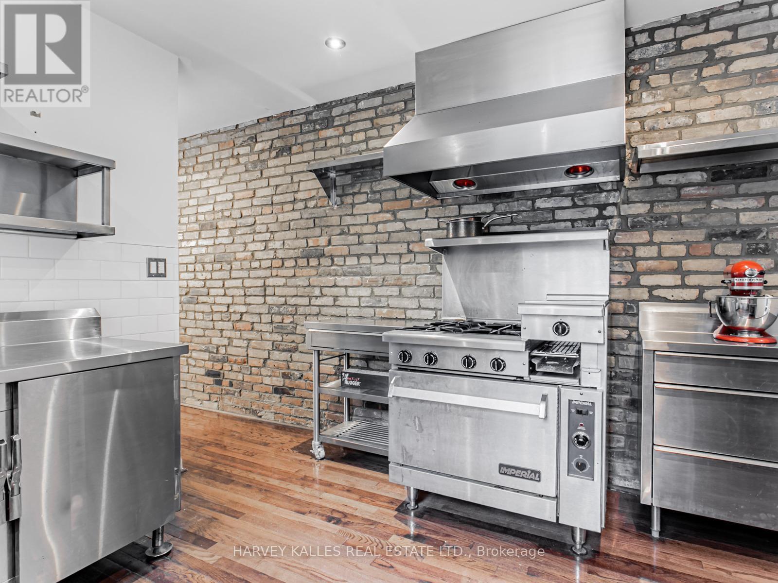 Main - 490 Montrose Avenue, Toronto, Ontario  M6G 3H1 - Photo 13 - C12913798