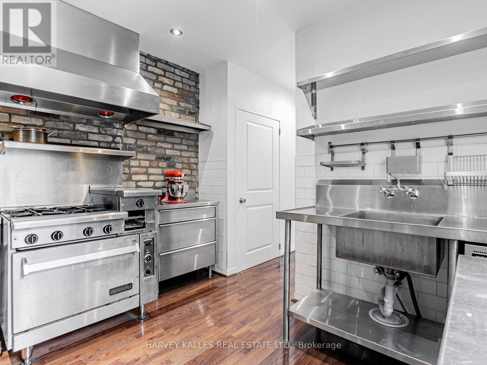 Main - 490 Montrose Avenue, Toronto, Ontario  M6G 3H1 - Photo 14 - C12913798